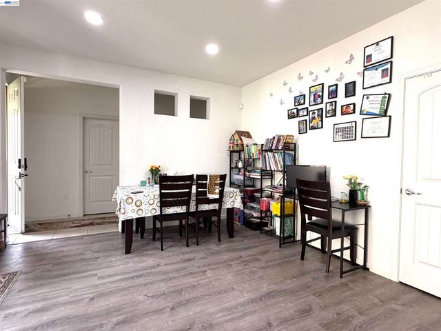 277 W Saint Francis Ave, Mountain House, CA 95391