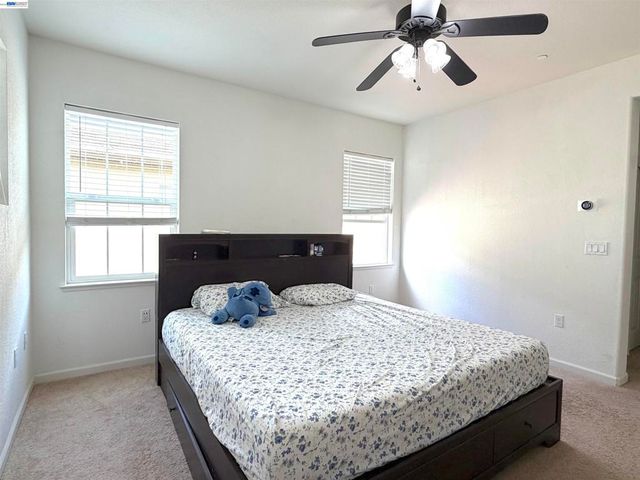 277 W Saint Francis Ave, Mountain House, CA 95391