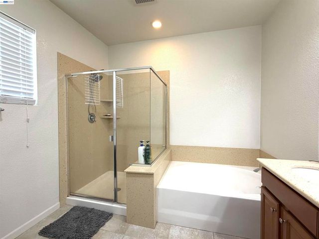 277 W Saint Francis Ave, Mountain House, CA 95391