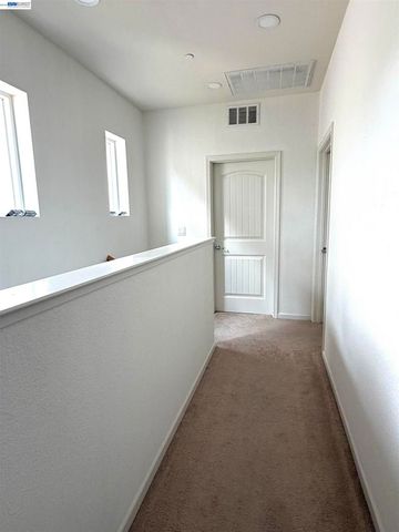 277 W Saint Francis Ave, Mountain House, CA 95391