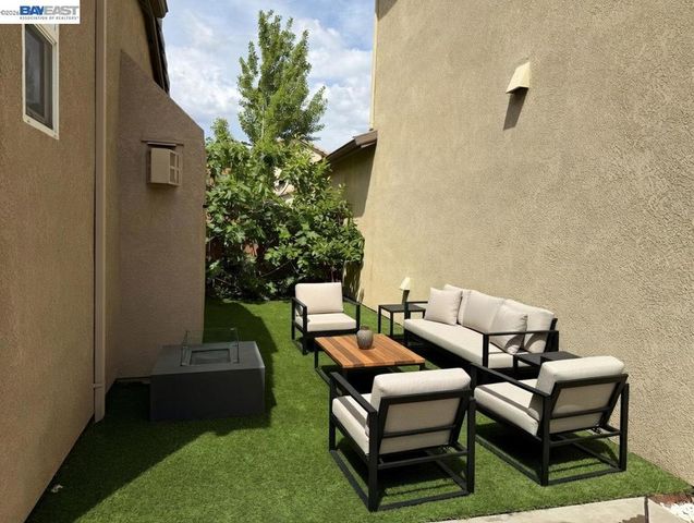 277 W Saint Francis Ave, Mountain House, CA 95391