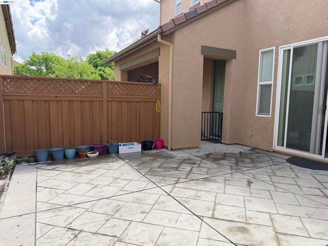 277 W Saint Francis Ave, Mountain House, CA 95391