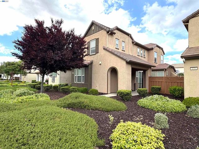 277 W Saint Francis Ave, Mountain House, CA 95391