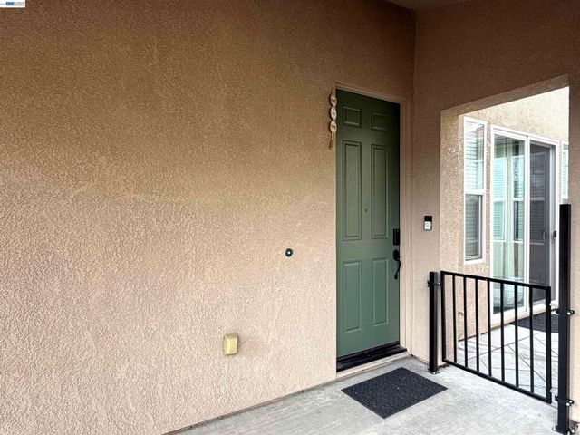 277 W Saint Francis Ave, Mountain House, CA 95391