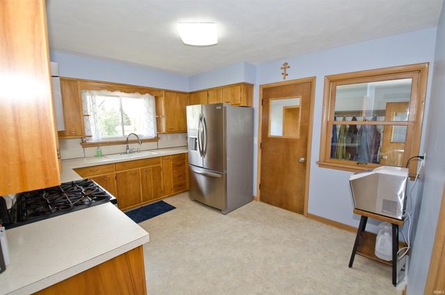 12 Paris Lane, Romney, IN 47981