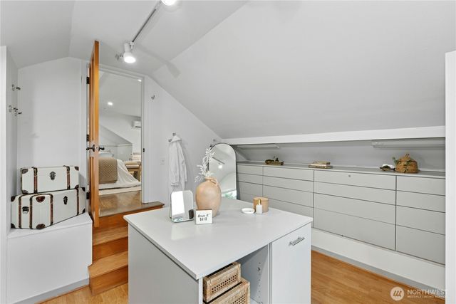 12506 Holmes Point Drive NE, Kirkland, WA 98034