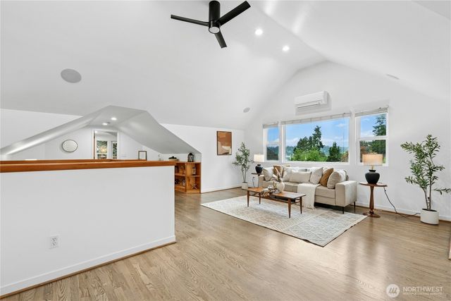 12506 Holmes Point Drive NE, Kirkland, WA 98034