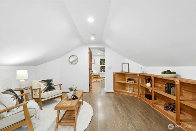 12506 Holmes Point Drive NE, Kirkland, WA 98034