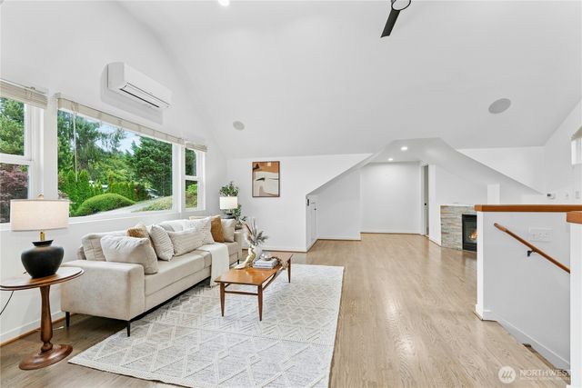 12506 Holmes Point Drive NE, Kirkland, WA 98034