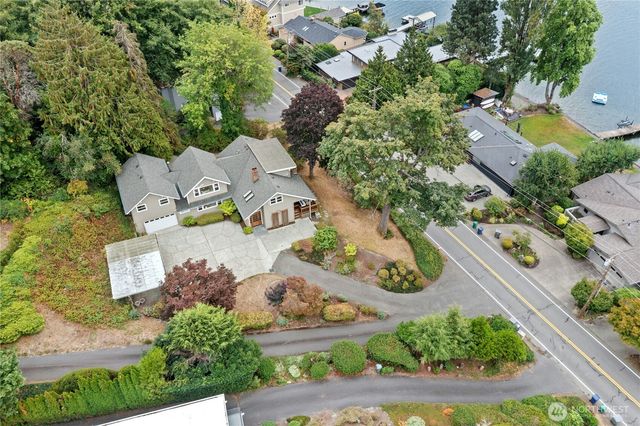 12506 Holmes Point Drive NE, Kirkland, WA 98034