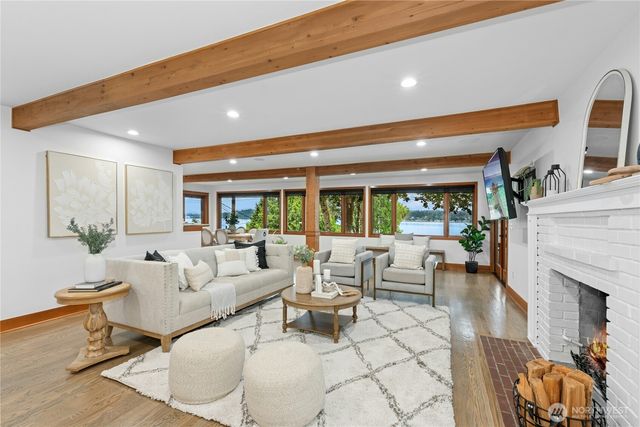 12506 Holmes Point Drive NE, Kirkland, WA 98034