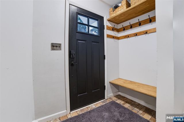 423 West Avenue, Northvale, NJ 07647