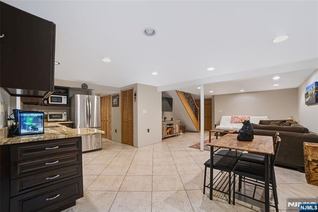 423 West Avenue, Northvale, NJ 07647