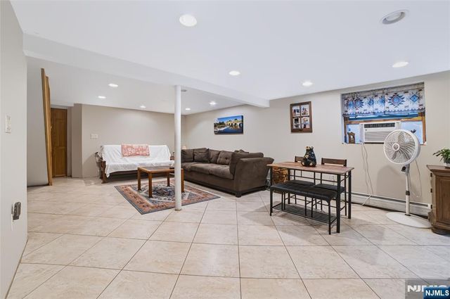 423 West Avenue, Northvale, NJ 07647