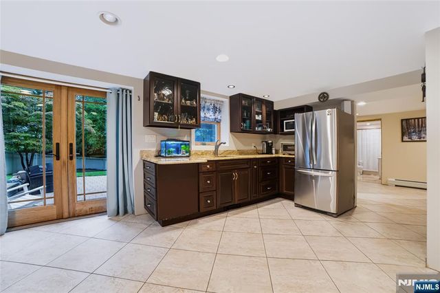 423 West Avenue, Northvale, NJ 07647