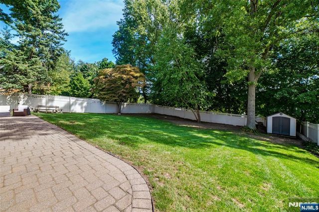 423 West Avenue, Northvale, NJ 07647