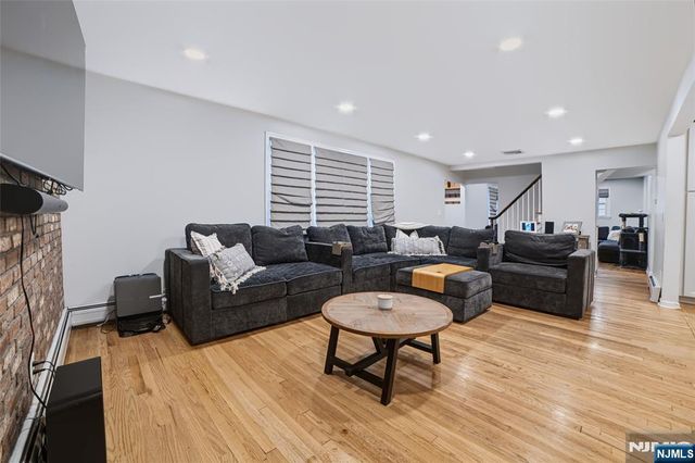423 West Avenue, Northvale, NJ 07647