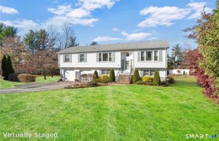 15 Don Mar Court, North Haven, CT 06473