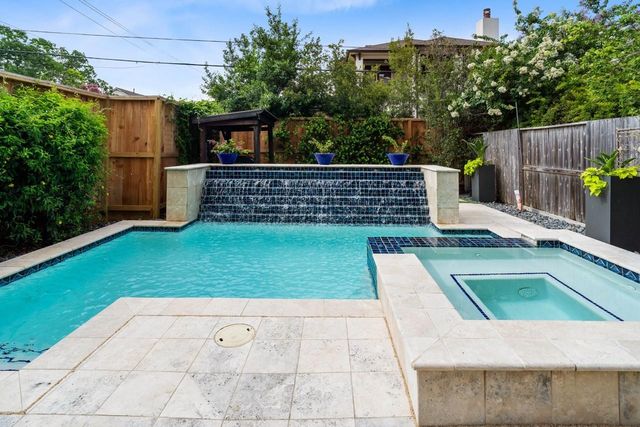 4324 Blossom Street, Houston, TX 77007