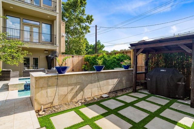 4324 Blossom Street, Houston, TX 77007