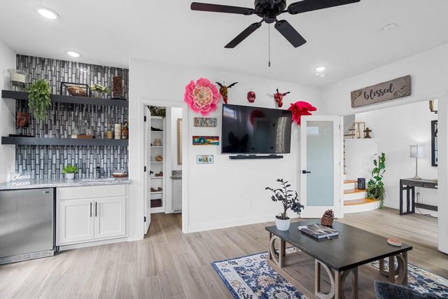 4324 Blossom Street, Houston, TX 77007