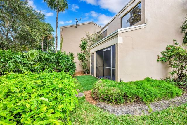 1169 NW 13th Street 1, Boca Raton, FL 33486