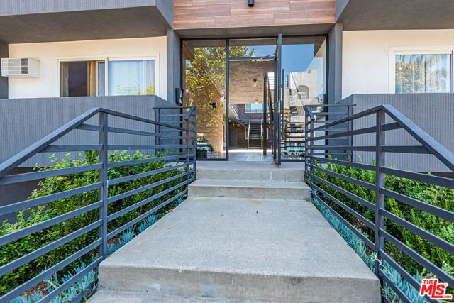 1534 S Shenandoah Street, Los Angeles, CA 90035