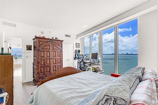 601 NE 36th St 1412, Miami, FL 33137