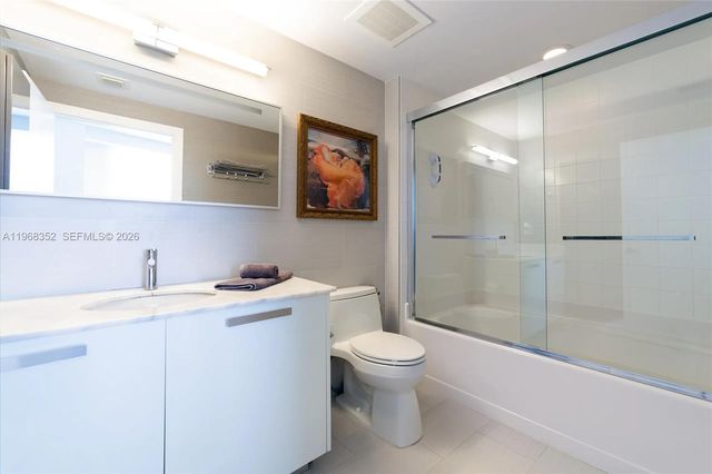 601 NE 36th St 1412, Miami, FL 33137