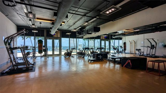 601 NE 36th St 1412, Miami, FL 33137