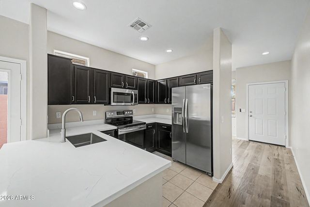 9847 E ESCONDIDO Avenue, Mesa, AZ 85208