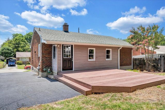 1745 Morwanda ST NW, Salem, VA 24153