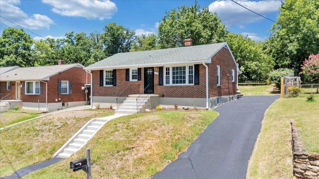 1745 Morwanda ST NW, Salem, VA 24153