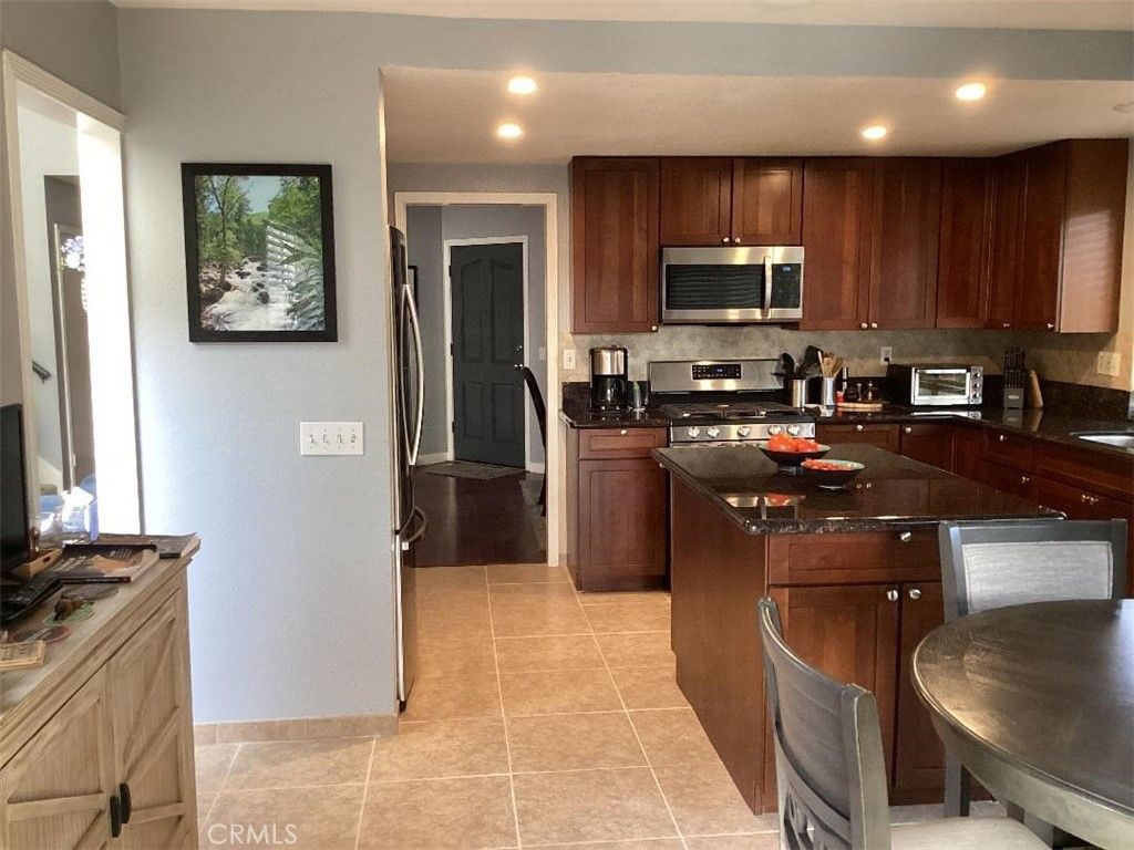 Image 7 of property listing at 12568 Rideabout Court, San Diego, CA 92129