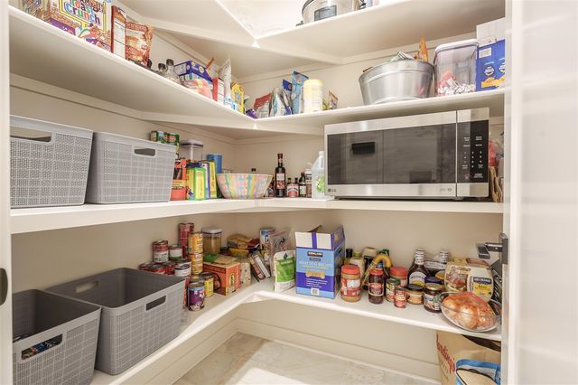 8114 Turning Stone, Kalamazoo, MI 49009