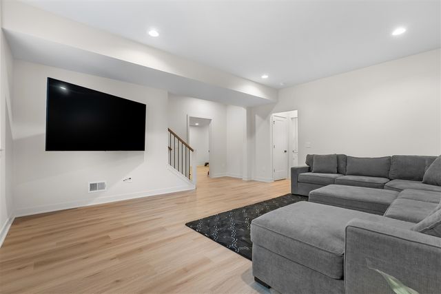 8114 Turning Stone, Kalamazoo, MI 49009