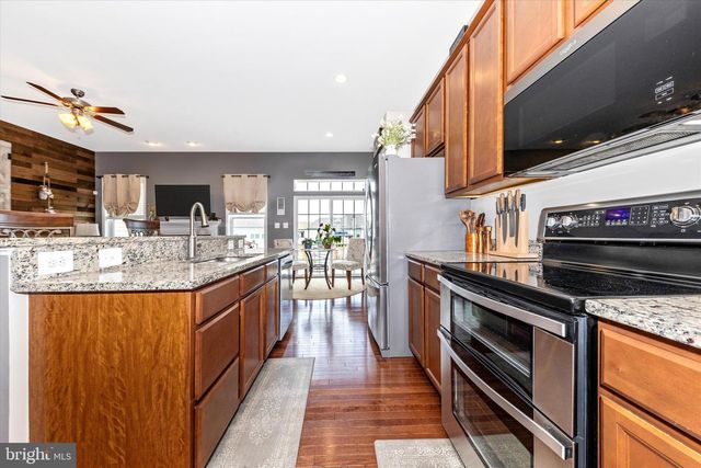 295 ALDERSHOT DR, Martinsburg, WV 25405