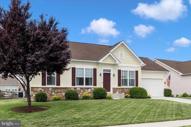 295 ALDERSHOT DR, Martinsburg, WV 25405