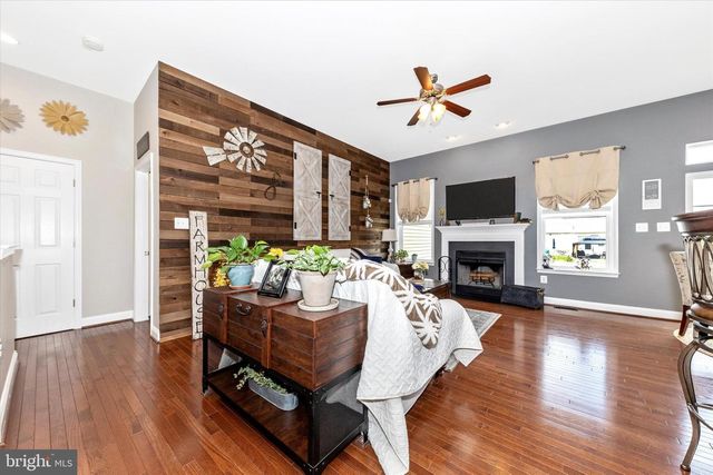 295 ALDERSHOT DR, Martinsburg, WV 25405