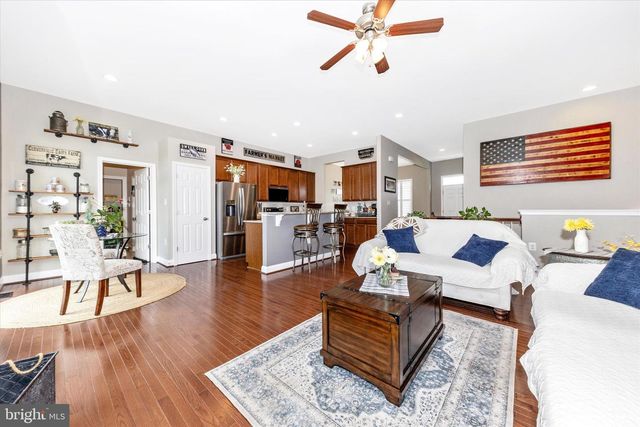 295 ALDERSHOT DR, Martinsburg, WV 25405