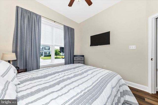 295 ALDERSHOT DR, Martinsburg, WV 25405