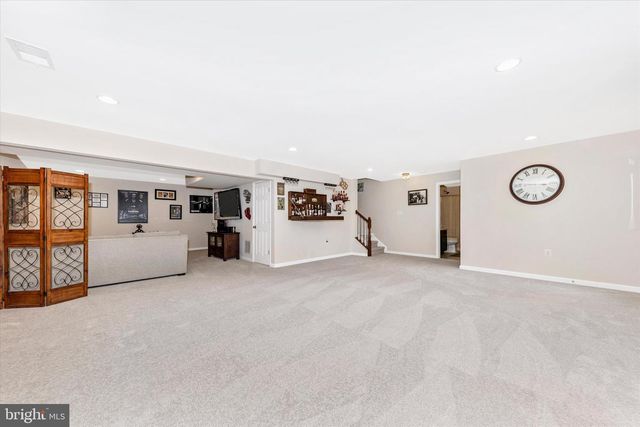 295 ALDERSHOT DR, Martinsburg, WV 25405