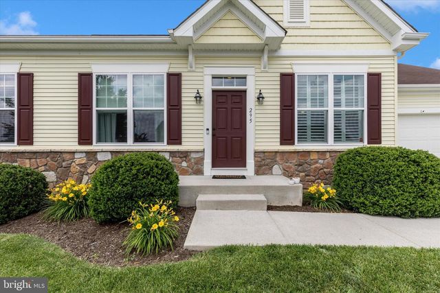 295 ALDERSHOT DR, Martinsburg, WV 25405
