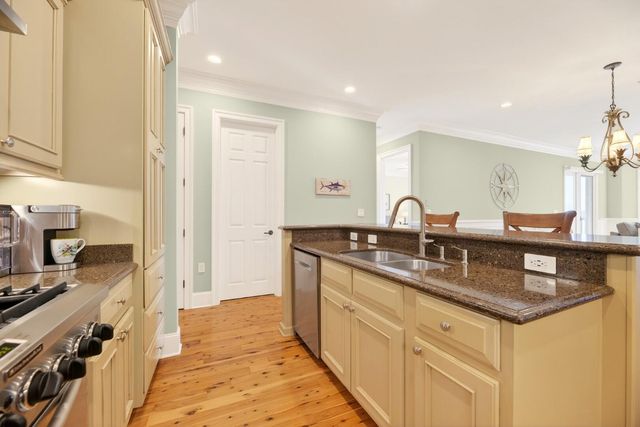 4255 Faber Place Drive 4303, North Charleston, SC 29405