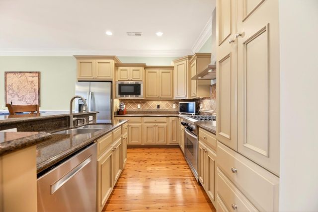 4255 Faber Place Drive 4303, North Charleston, SC 29405