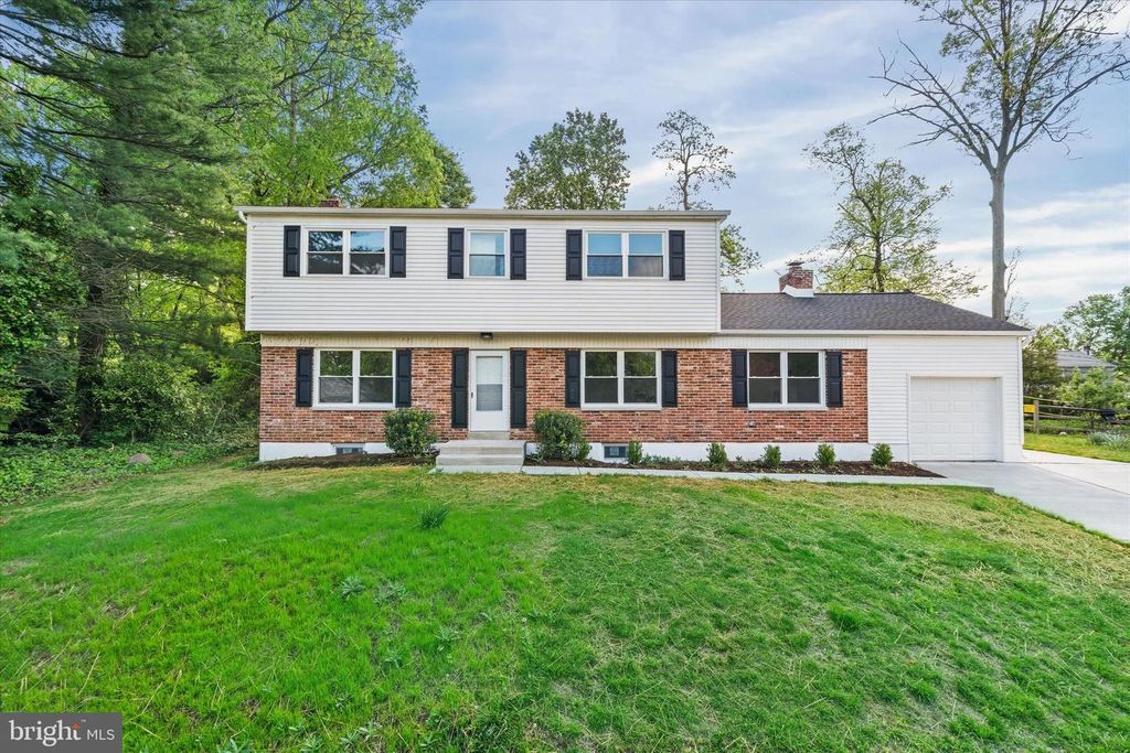 3 AMHERST DR, Newark, DE 19711