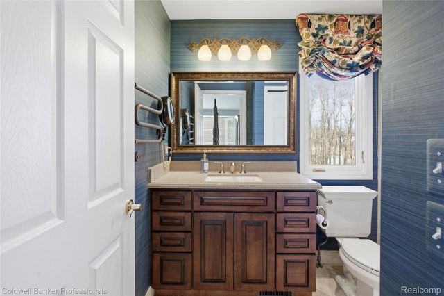 3710 Stoneridge Court, Commerce Charter Township, MI 48382