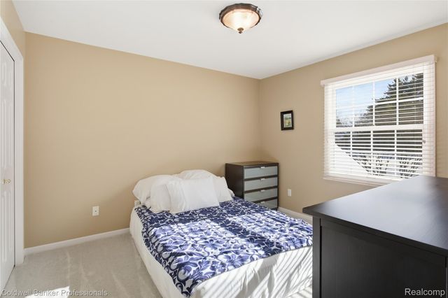 3710 Stoneridge Court, Commerce Charter Township, MI 48382