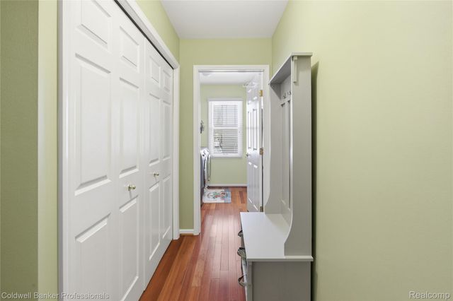 3710 Stoneridge Court, Commerce Charter Township, MI 48382