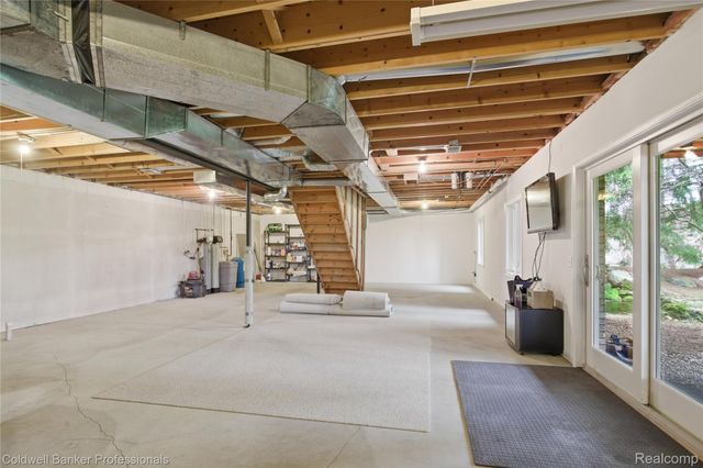 3710 Stoneridge Court, Commerce Charter Township, MI 48382